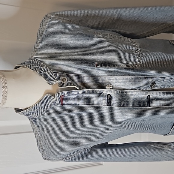 Gap Denim  Vintage Jean Jacket, from the 90's. - Picture 12 of 14